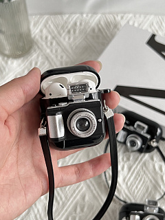 Бокс для наушников AirPods 1/2  силиконовый глянцевый "Фотоаппарат"