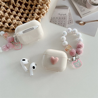 Бокс для наушников AirPods 3  силиконовый глянцевый с брелком "Сердечко-1"
