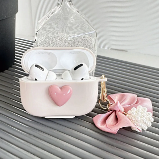 Бокс для наушников AirPods Pro 2  силиконовый глянцевый с брелком "Сердечко-2"